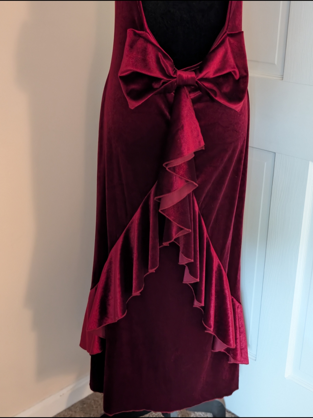 NWT Velvet Cowl Neck Maxi Dress with Dramatic Back Bow & Ruffles Large Burgandy - Picture 4 of 9